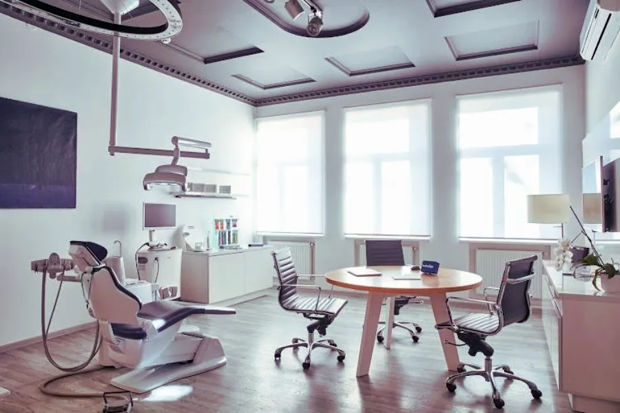 Топ-5 клиник, предлагающих элайнеры в Киеве