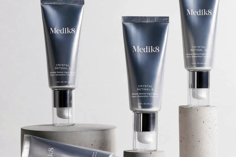 Косметика Medik8 работает с тремя основными типами молекул витамина А: ретинолом